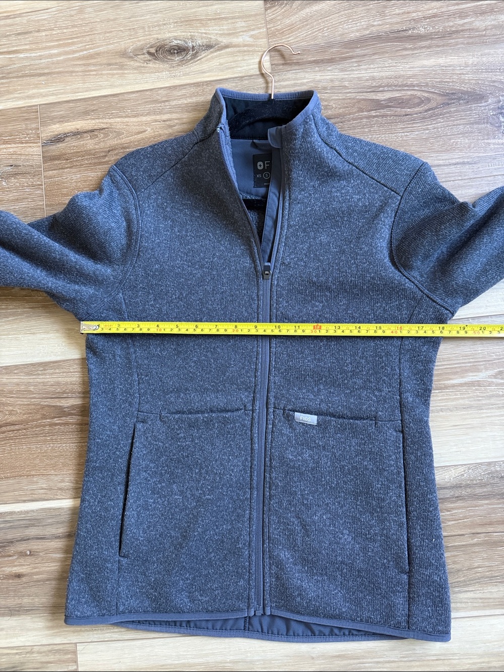 Figs Women Heathered Dark Gray Full-Zip Sweater Jacket - Picture 10 of 11